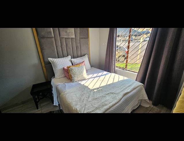 3 BEDROOM TOWNHOUSE FOR SALE IN MONDEOR
